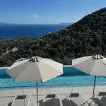 Roggi Villa