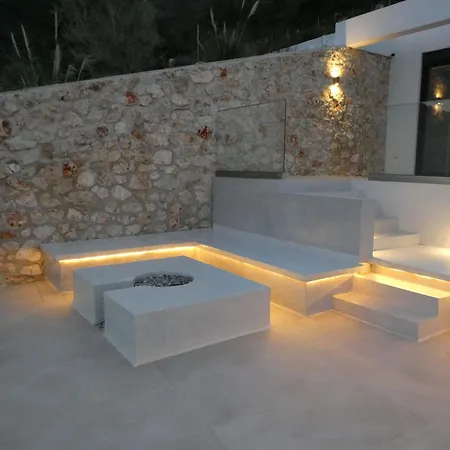 Roggi Villa